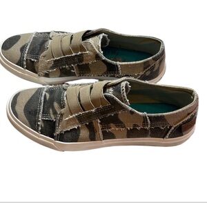 Blowfish Malibu Camo Sneakers Shoes 8.5